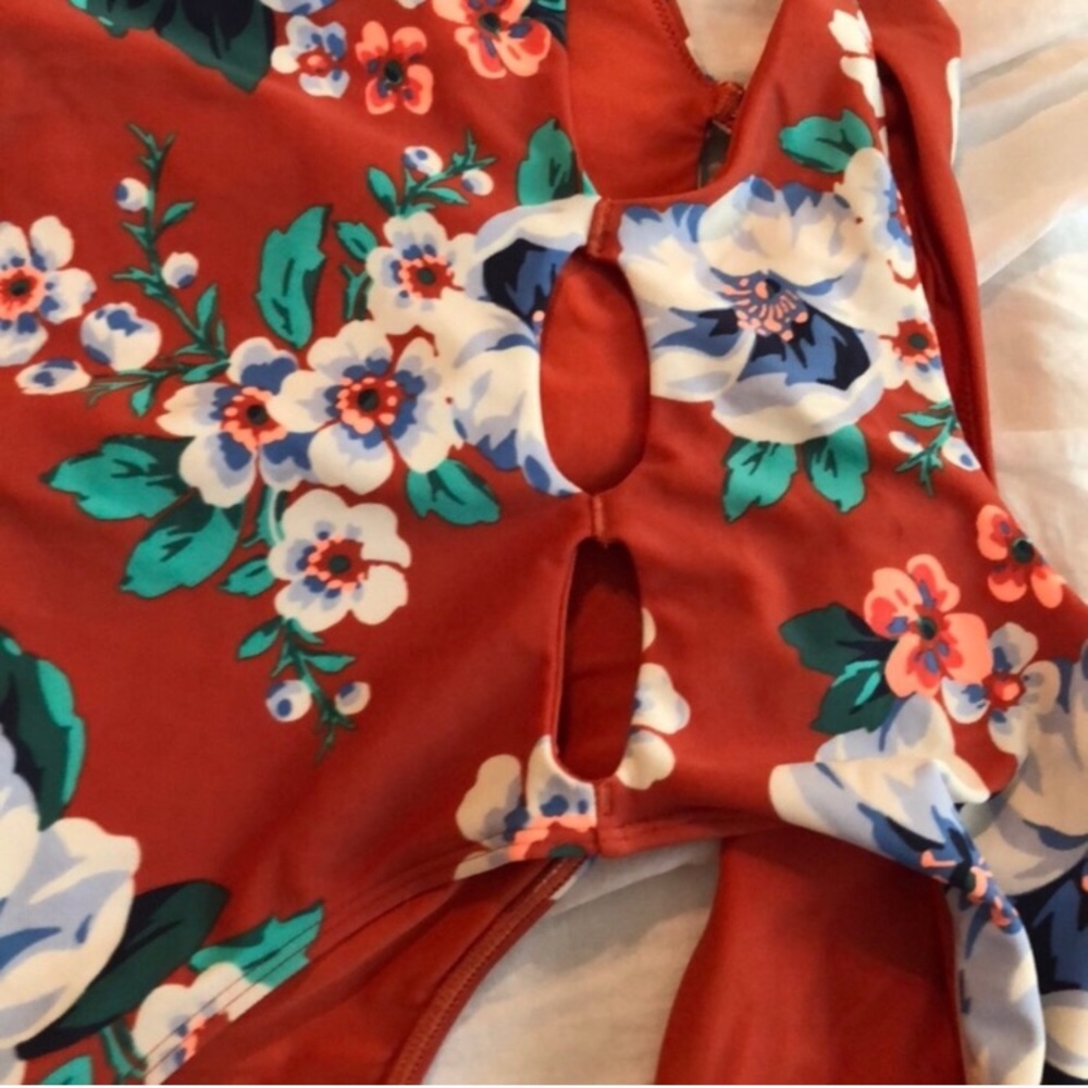 Aerie Red Floral One Piece Swimsuit - Picture 4 of 8